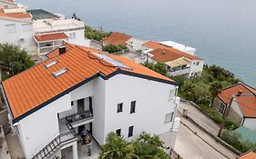 Villa Emina Sa Privatnom Plazom I Parkingom